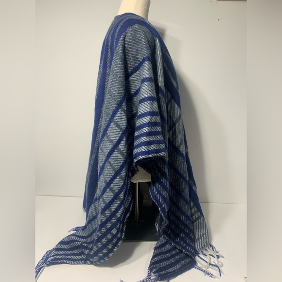 WOOLRICH Blue Gray Cozy Fringe Blanket Wrap Shawl Boho Southwestern OSFA - Picture 2 of 5